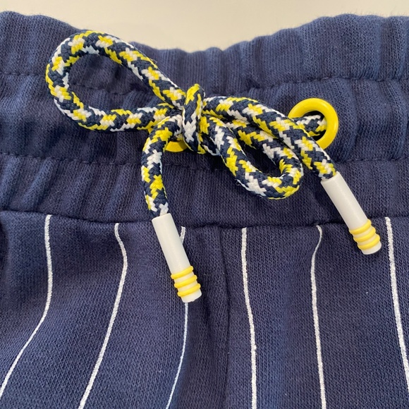 Ladies MPG Spirit Pinstripe Short - EUC - Picture 6 of 6